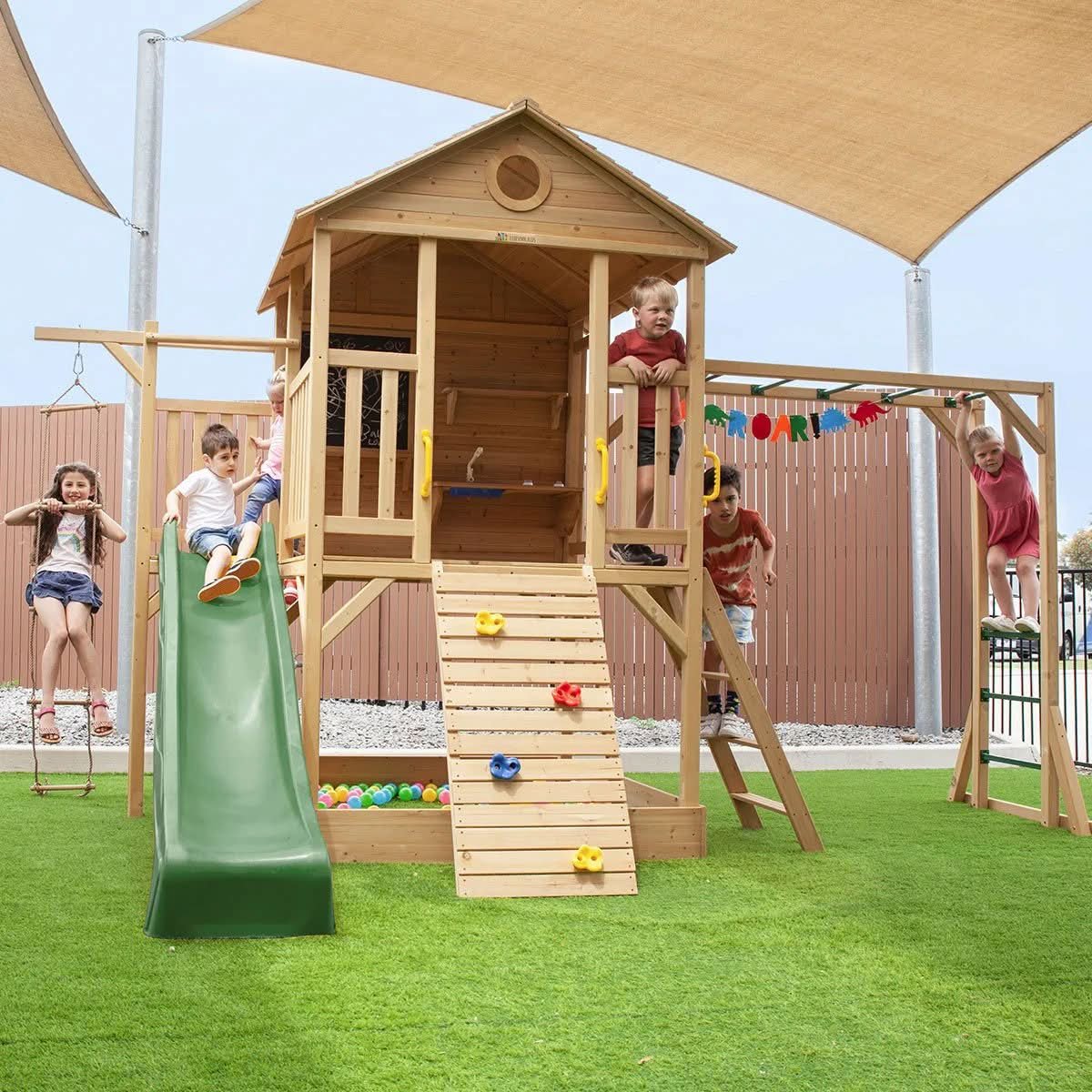 Kingston Raised Cubby and Play Center